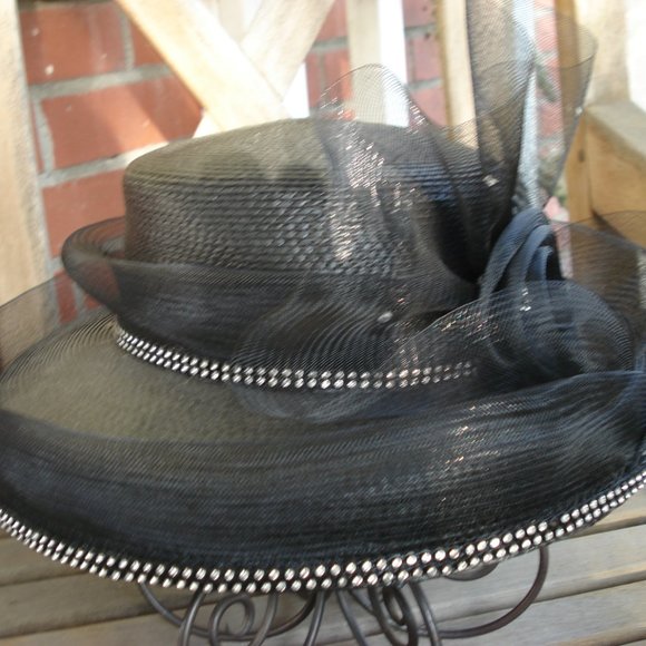 Vintage Lady Hat In Black - Picture 5 of 8